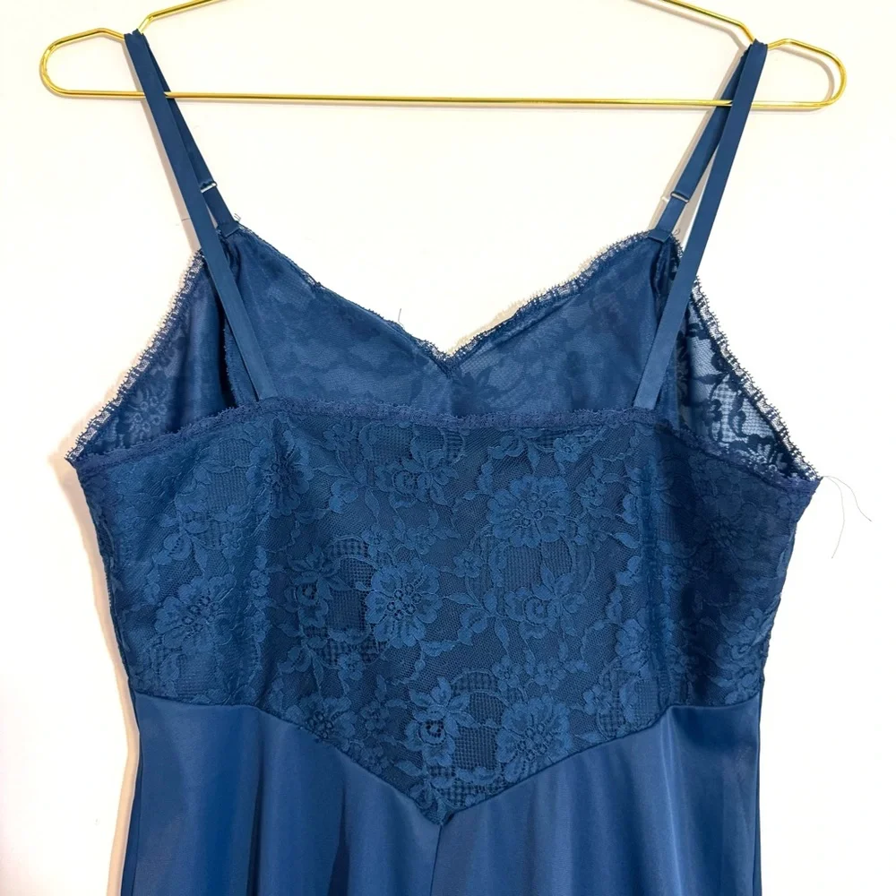 Vanity Fair Vintage 70s 80s Nylon Lace Trim Slip Dress Chemise Nightgown 36 S M - Picture 8 of 10